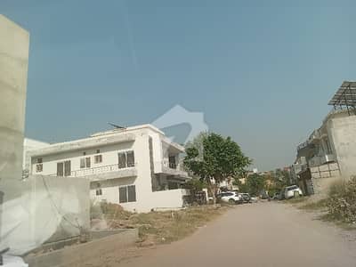 35X70 STREET CORNER MARGALLA FACING PLOT NO 818/819 FOR SALE