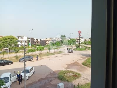 ڈی ۔ 12 اسلام آباد میں 2 مرلہ Studio دفتر 1.5 کروڑ میں برائے فروخت۔