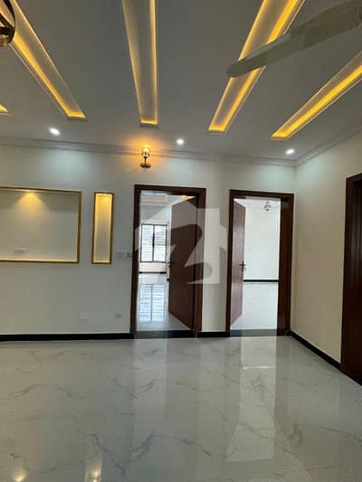 30X60 BRAND NEW HOUSE FOR SALE