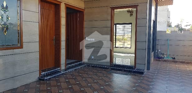 40X80 CORNER /70 FEET ROAD/MARGALLA FACING HOUSE FOR SALE