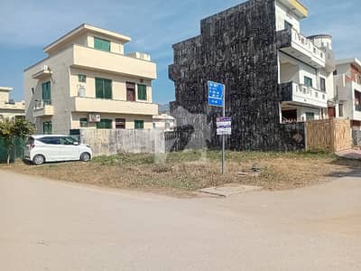 25X40 FACING 40X80 70 FEET ROAD CORNER PLOT FOR SALE
