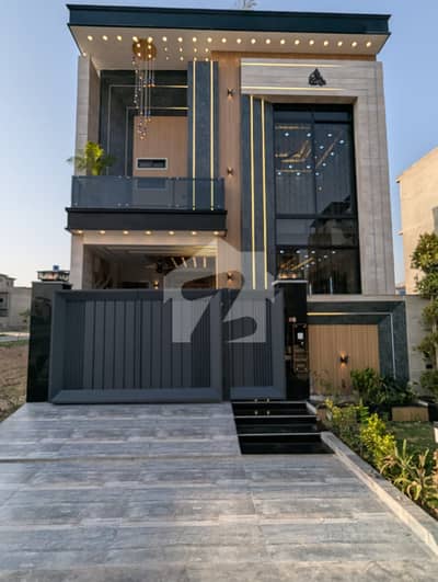 پارک ویو سٹی ۔ ایگزیکٹو بلاک پارک ویو سٹی,لاہور میں 4 کمروں کا 5 مرلہ مکان 2.6 کروڑ میں برائے فروخت۔ پارک ویو سٹی ۔ ایگزیکٹو بلاک پارک ویو سٹی,لاہور میں 4 کمروں کا 5 مرلہ مکان 2.6 کروڑ میں برائے فروخت۔