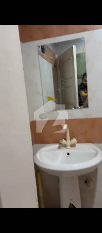 نارتھ ناظم آباد ۔ بلاک بی نارتھ ناظم آباد,کراچی میں 2 کمروں کا 4 مرلہ فلیٹ 1.5 کروڑ میں برائے فروخت۔ نارتھ ناظم آباد ۔ بلاک بی نارتھ ناظم آباد,کراچی میں 2 کمروں کا 4 مرلہ فلیٹ 1.5 کروڑ میں برائے فروخت۔