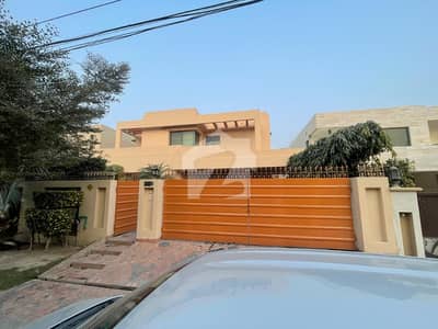ڈی ایچ اے فیز 4 - بلاک ڈبل جی فیز 4,ڈیفنس (ڈی ایچ اے),لاہور میں 5 کمروں کا 1 کنال مکان 9.0 کروڑ میں برائے فروخت۔ ڈی ایچ اے فیز 4 - بلاک ڈبل جی فیز 4,ڈیفنس (ڈی ایچ اے),لاہور میں 5 کمروں کا 1 کنال مکان 9.0 کروڑ میں برائے فروخت۔