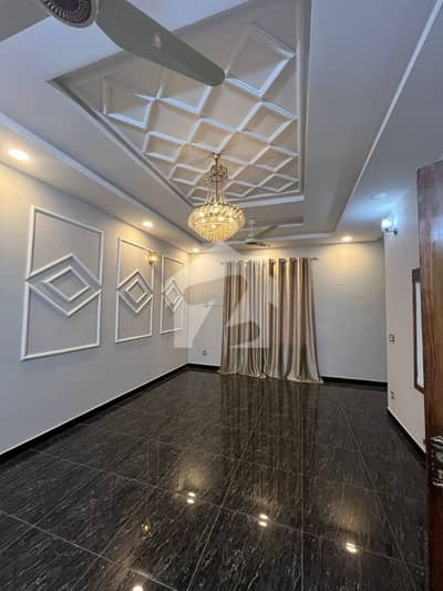 11 Marla Upper Portion Available For Rent 11 Marla Upper Portion Available For Rent