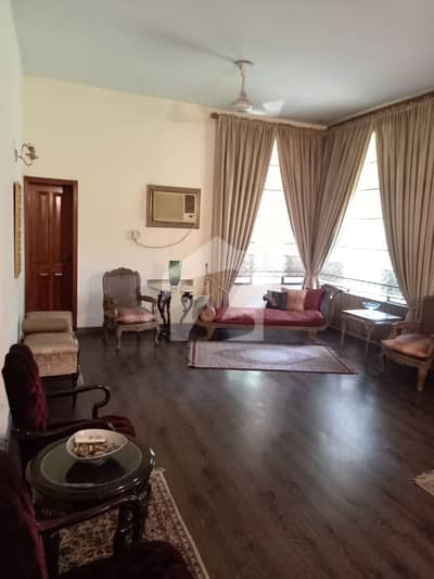 One Kanal Used 3-Bedroom Single Storey Bungalow For Sale At Prime of DHA Lahore Near To Park Masjid & Commercial Market.