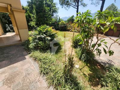 Prime Location Beautiful Luxury Furnished House