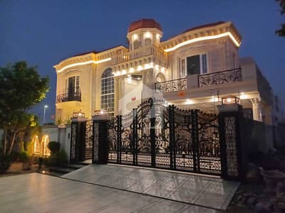 ڈی ایچ اے فیز 8 ڈیفنس (ڈی ایچ اے),لاہور میں 6 کمروں کا 1 کنال مکان 23.0 کروڑ میں برائے فروخت۔ ڈی ایچ اے فیز 8 ڈیفنس (ڈی ایچ اے),لاہور میں 6 کمروں کا 1 کنال مکان 23.0 کروڑ میں برائے فروخت۔