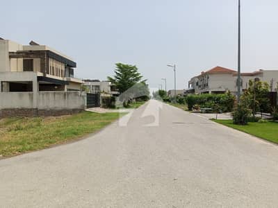Kanal Plot No Y 2900 Db Pole Clear Near To Park Kanal Plot No Y 2900 Db Pole Clear Near To Park