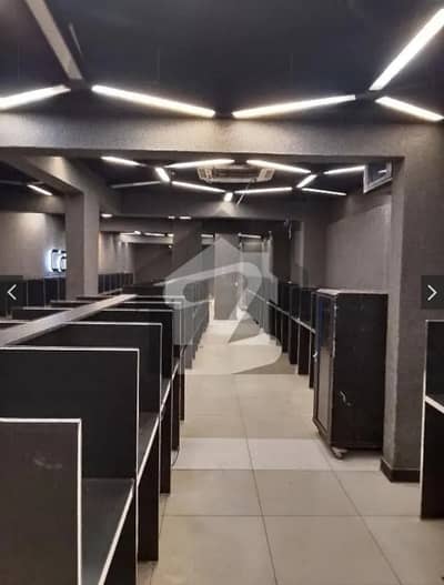 شاہراہِ فیصل کراچی میں 1 کنال Studio دفتر 5.0 لاکھ میں کرایہ پر دستیاب ہے۔
