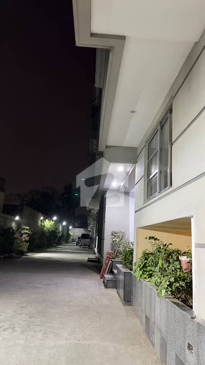 Prime Location 1-Bed Apartment For Rent Bagh-E-Jinnah, Mall Road