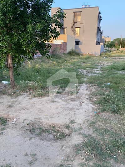 ڈی ایچ اے فیز9 پریزم - بلاک کیو ڈی ایچ اے فیز9 پریزم,ڈی ایچ اے ڈیفینس,لاہور میں 1 کنال رہائشی پلاٹ 2.5 کروڑ میں برائے فروخت۔