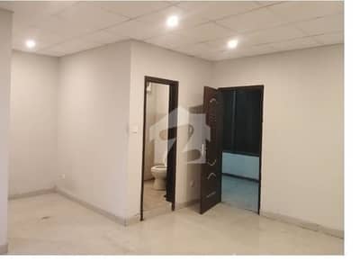 مین بلیوارڈ گلبرگ گلبرگ,لاہور میں 2 مرلہ Studio دفتر 35.0 ہزار میں کرایہ پر دستیاب ہے۔