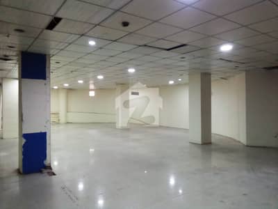 مین بلیوارڈ گلبرگ گلبرگ,لاہور میں 6 مرلہ Studio دفتر 1.5 لاکھ میں کرایہ پر دستیاب ہے۔