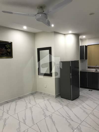 Brand New Building Semi Furnished Area 1200 Square Feet Available For Rent Corporate Office In Main Boulevard Road Gulberg 3 Lahore