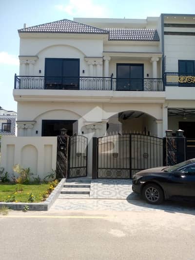 سٹی ہاؤسنگ سوسائٹی سیالکوٹ میں 3 کمروں کا 5 مرلہ مکان 1.89 کروڑ میں برائے فروخت۔
