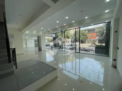 200 Square Yards Showroom Building Ground Plus 2 On Main Tariq Road