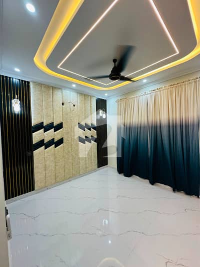 5.5 Marla Brand New Corner Upper Portion Available for Rent Park View City, Lahore