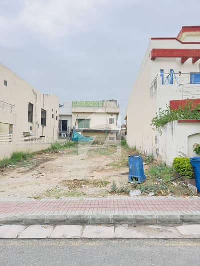 بحریہ ٹاؤن فیز 2 بحریہ ٹاؤن راولپنڈی,راولپنڈی میں 10 مرلہ رہائشی پلاٹ 2.9 کروڑ میں برائے فروخت۔