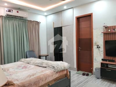 ڈی ایچ اے فیز 6 - بلاک سی فیز 6,ڈیفنس (ڈی ایچ اے),لاہور میں 4 کمروں کا 10 مرلہ مکان 4.35 کروڑ میں برائے فروخت۔