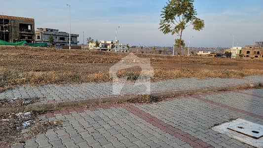 ڈی ایچ اے فیز 5 ۔ کمرشل زون سی 6 ڈی ایچ اے ڈیفینس فیز 5,ڈی ایچ اے ڈیفینس,اسلام آباد میں 8 مرلہ کمرشل پلاٹ 11.0 کروڑ میں برائے فروخت۔