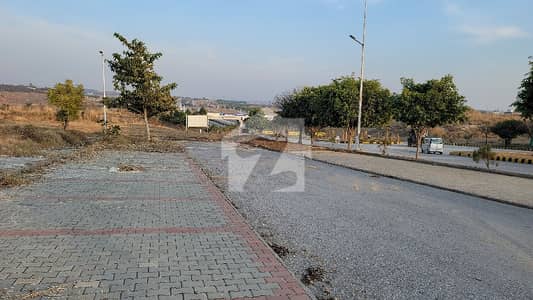 ڈی ایچ اے فیز 5 ۔ کمرشل زون سی 6 ڈی ایچ اے ڈیفینس فیز 5,ڈی ایچ اے ڈیفینس,اسلام آباد میں 8 مرلہ کمرشل پلاٹ 9.5 کروڑ میں برائے فروخت۔