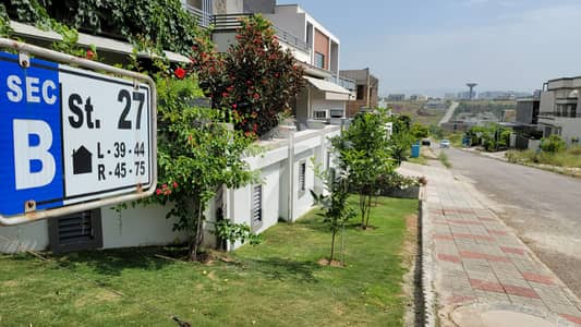 ڈی ایچ اے فیز 5 - سیکٹر بی ڈی ایچ اے ڈیفینس فیز 5,ڈی ایچ اے ڈیفینس,اسلام آباد میں 1 کنال رہائشی پلاٹ 3.35 کروڑ میں برائے فروخت۔ ڈی ایچ اے فیز 5 - سیکٹر بی ڈی ایچ اے ڈیفینس فیز 5,ڈی ایچ اے ڈیفینس,اسلام آباد میں 1 کنال رہائشی پلاٹ 3.35 کروڑ میں برائے فروخت۔