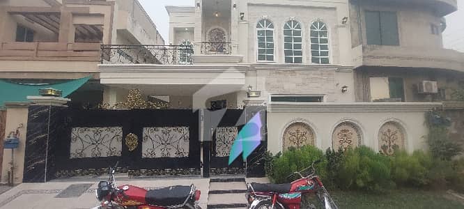 10 Marla House For Rent In A Block At Good Location Beautiful