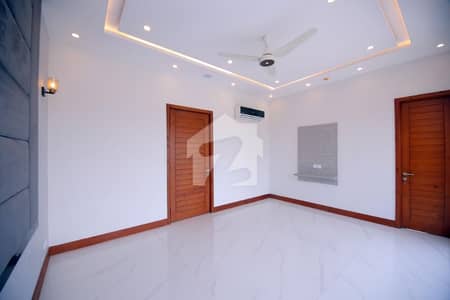 1 KANAL BRAND NEW MODERN HOUSE FOR SALE IN PHASE-8 DHA LAHORE