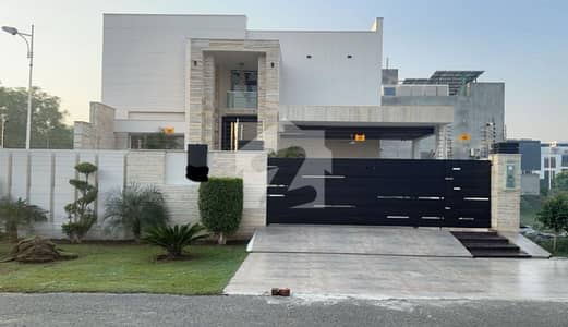 1 KANAL FULL BASEMENT BRAND NEW HOUSE FOR SALE IN PHASE 7 DHA.