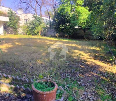 Prime Location CDA Transfer Old Low Price 2 Kanal House