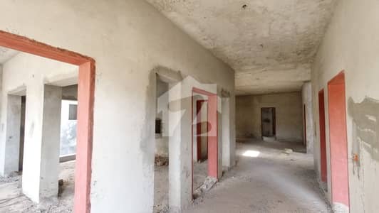 1 Kanal Gray Structure House At Ideal Location Available For Sale 1 Kanal Gray Structure House At Ideal Location Available For Sale