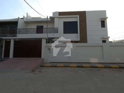 Stunning Prime Location 250 Square Yards House In Bath Island Available