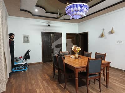 Beautiful first floor near Noor park Beautiful first floor near Noor park