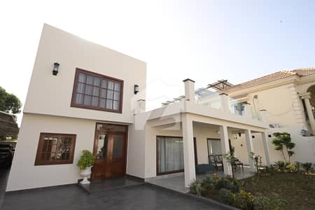 Luxury Bungalow For Rent 1000 Sq. Yards