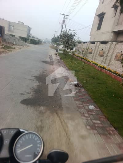 اے ڈبلیو ٹی فیز 2 ۔ بلاک ای اے ڈبلیو ٹی فیز 2,اے ڈبلیو ٹی آرمی ویلفیئر ٹرسٹ,رائیونڈ روڈ,لاہور میں 1 کنال رہائشی پلاٹ 1.75 کروڑ میں برائے فروخت۔ اے ڈبلیو ٹی فیز 2 ۔ بلاک ای اے ڈبلیو ٹی فیز 2,اے ڈبلیو ٹی آرمی ویلفیئر ٹرسٹ,رائیونڈ روڈ,لاہور میں 1 کنال رہائشی پلاٹ 1.75 کروڑ میں برائے فروخت۔