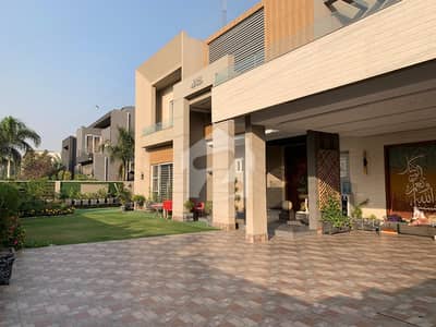 2 KANAL FACING PARK HOUSE FOR SALE