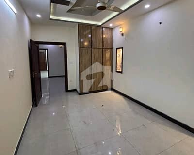 4 Marla Lower Portion In G-13 Is Available For rent