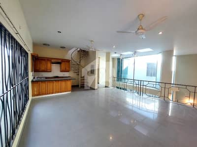 Prime Location House Of 500 Square Yards Available For sale In DHA Phase 7