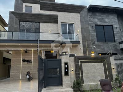 10 Marla Brand New Designer's House For Sale On 80 Feet Road In Central Park Lahore