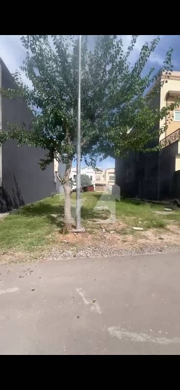 بحریہ ٹاؤن فیز 8 ۔ عثمان بلاک بحریہ ٹاؤن فیز 8 ۔ سفاری ویلی,بحریہ ٹاؤن فیز 8,بحریہ ٹاؤن راولپنڈی,راولپنڈی میں 8 مرلہ رہائشی پلاٹ 78.0 لاکھ میں برائے فروخت۔ بحریہ ٹاؤن فیز 8 ۔ عثمان بلاک بحریہ ٹاؤن فیز 8 ۔ سفاری ویلی,بحریہ ٹاؤن فیز 8,بحریہ ٹاؤن راولپنڈی,راولپنڈی میں 8 مرلہ رہائشی پلاٹ 78.0 لاکھ میں برائے فروخت۔