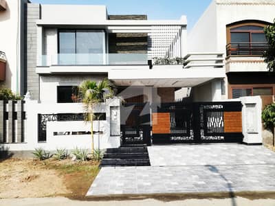 10-Marla Luxury House For Sale Owner Very Needy Cost Price House At Hot Location