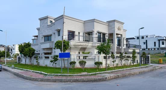 1.5 Kanal Corner House Bahria Town Phase 8 1.5 Kanal Corner House Bahria Town Phase 8