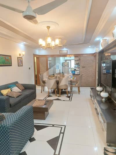 Kda Officers Society Block A National Stadium 600 Sq Yard Bungalow 10bed rooms with 3 kitch best for joints Families best for investment deal