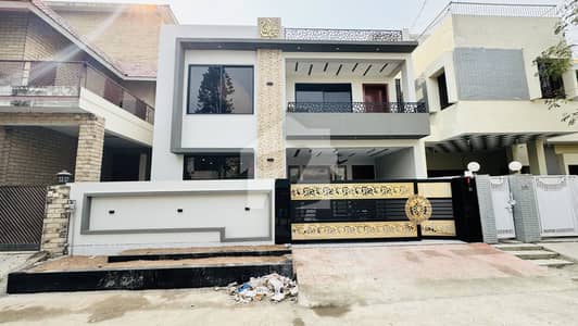 چکلالہ سکیم 3 چکلالہ سکیم,راولپنڈی میں 5 کمروں کا 8 مرلہ مکان 5.95 کروڑ میں برائے فروخت۔ چکلالہ سکیم 3 چکلالہ سکیم,راولپنڈی میں 5 کمروں کا 8 مرلہ مکان 5.95 کروڑ میں برائے فروخت۔