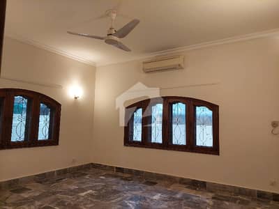 ایف ۔ 10/4 ایف ۔ 10,اسلام آباد میں 6 کمروں کا 2 کنال مکان 34.0 کروڑ میں برائے فروخت۔