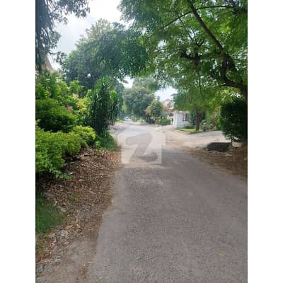 Dead-end Street Plot 60x90 Near Main Sumbal Road Prime Location Dead-end Street Plot 60x90 Near Main Sumbal Road Prime Location