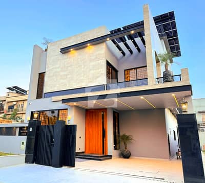 Sleek Design 10 Marla Luxury House