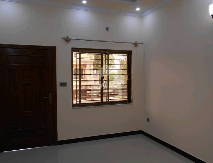 1 Kanal House Is Available In I-8/4 1 Kanal House Is Available In I-8/4