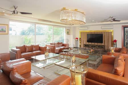 Flat Of 2100 Square Feet Is Available In Contemporary Neighborhood Of Gulberg